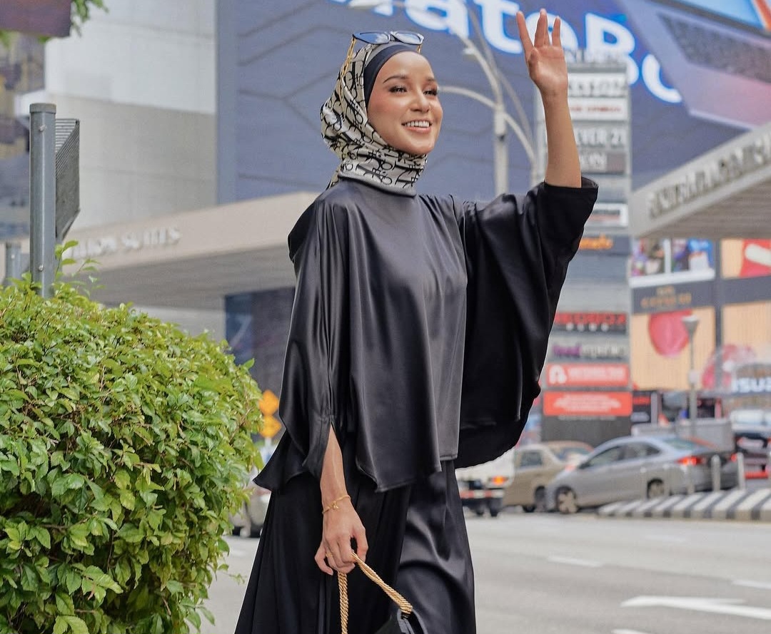 Trik Fashion Terbaru, Warna-Warna Ini Bikin Kamu Tampil Ramping Instan!