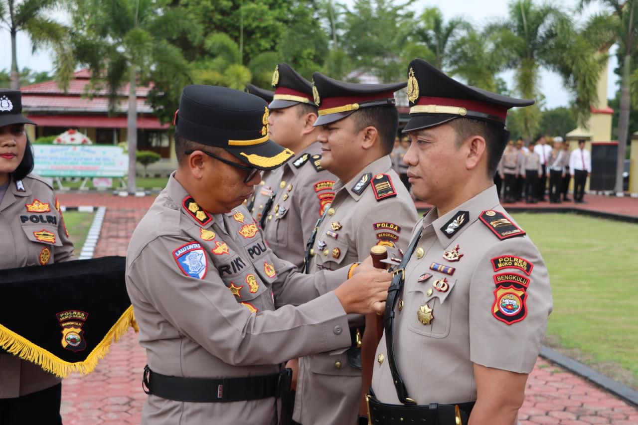 Kapolres Mukomuko Pimpin Sertijab Kabag Ops, Kasat Lantas dan Kapolsek Penarik Raya
