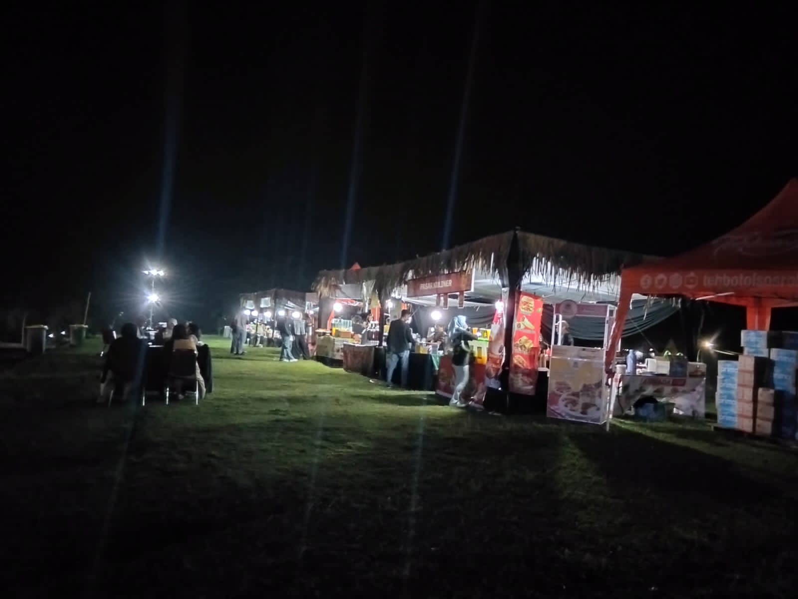 Festival SEREMPAK 2025 Bikin Lapar, UMKM Sajikan Makanan Khas Bengkulu di Pasar Kuliner