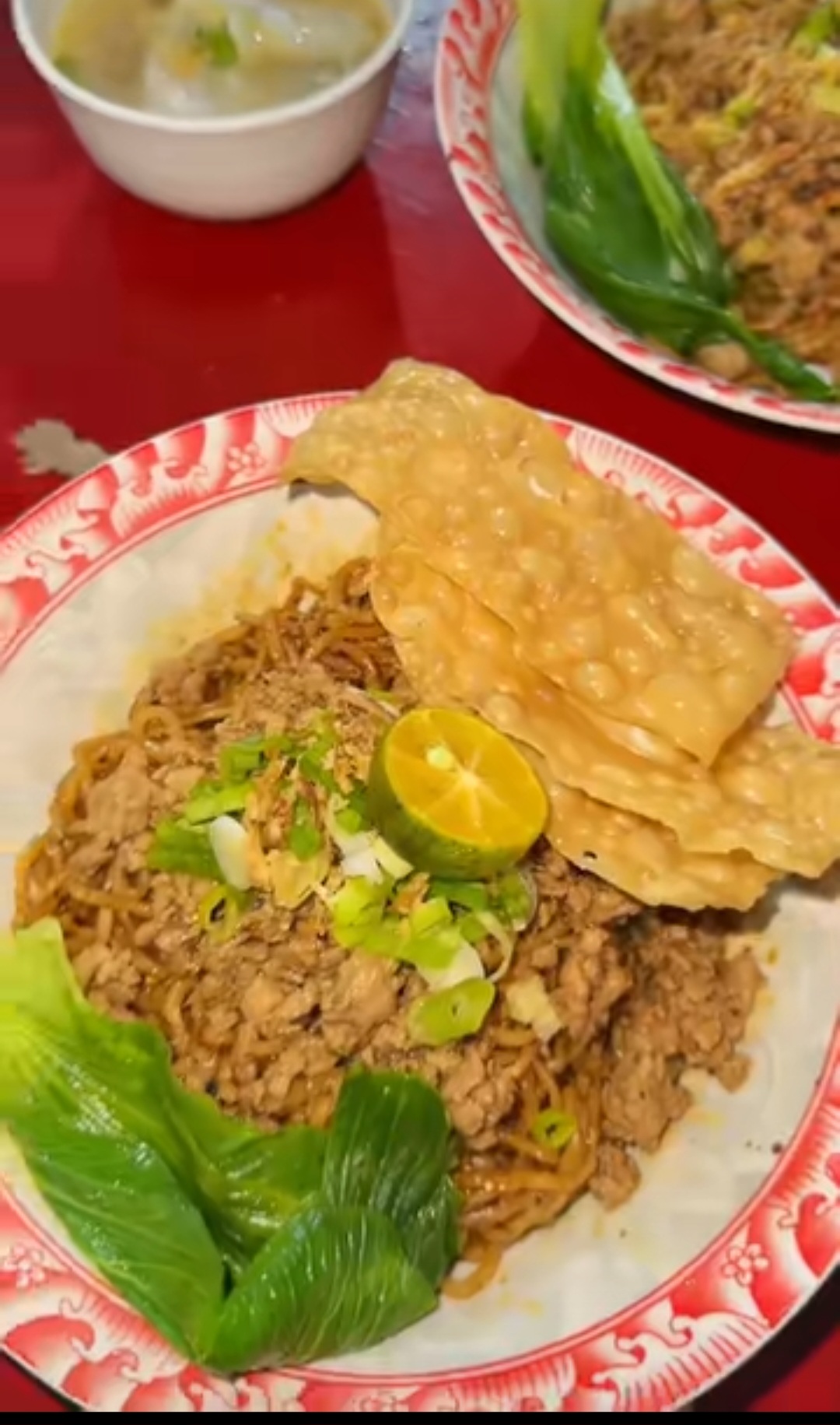 Nikmati Sensasi Bakmi Tjap Jempol, Kuliner Unik di Kota Bengkulu dengan Chili Oil