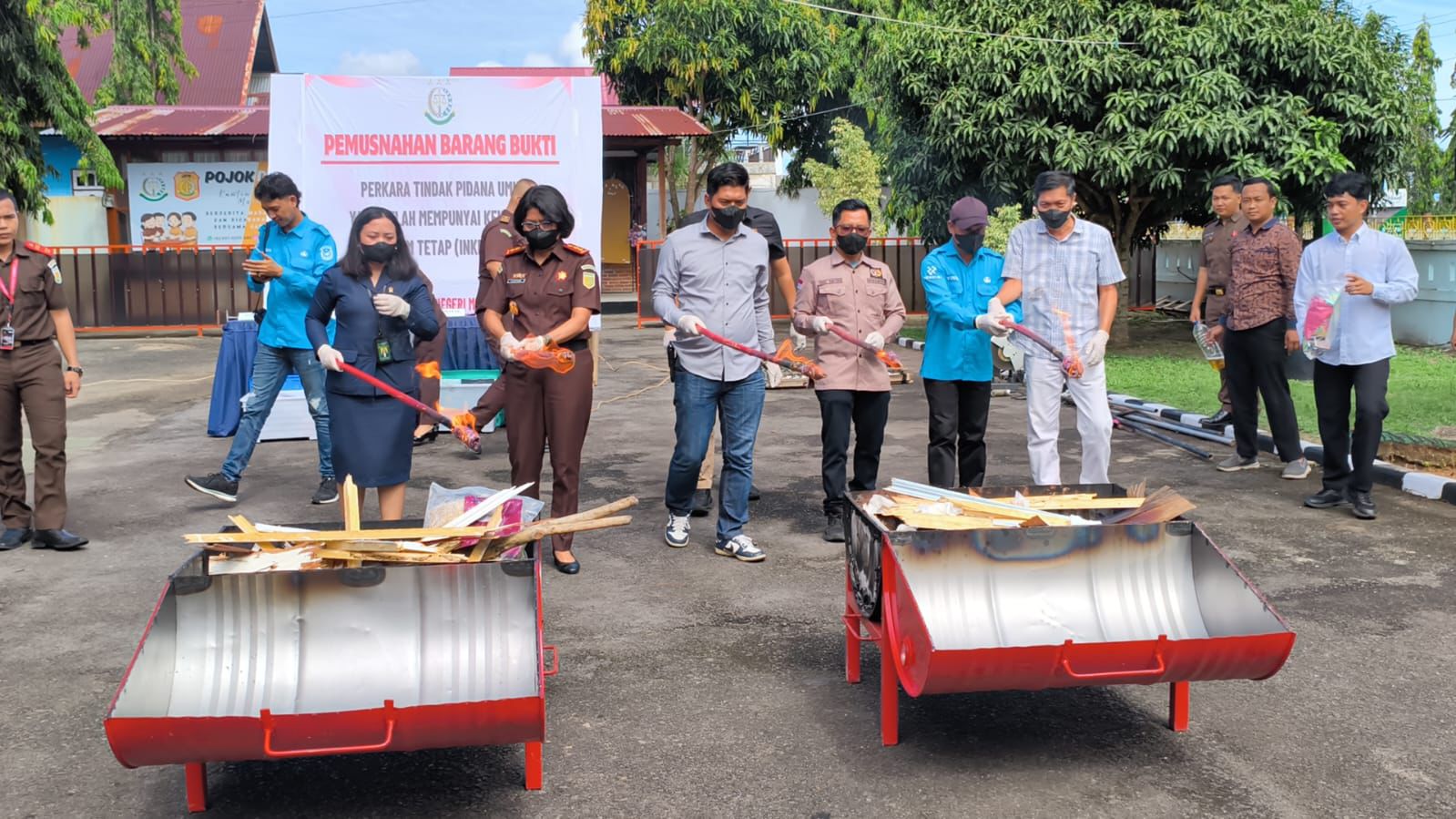 Kejari Mukomuko Musnahkan Barang Bukti 33 Perkara, Narkotika hingga BBM Ilegal Dimusnahkan