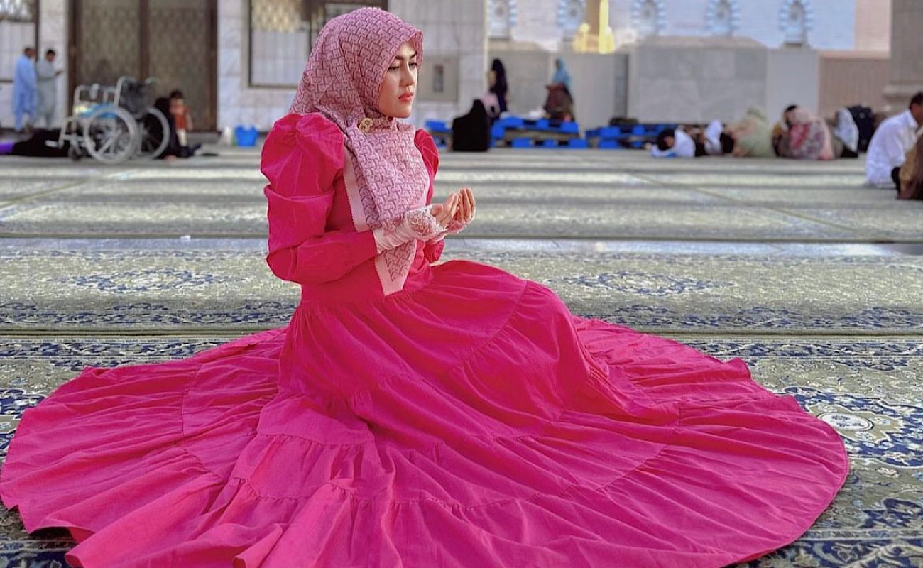 Ide Outfit Wanita Hijab Keren ala Dokter Uly Daulfa: Modis Selebgram Bengkulu!
