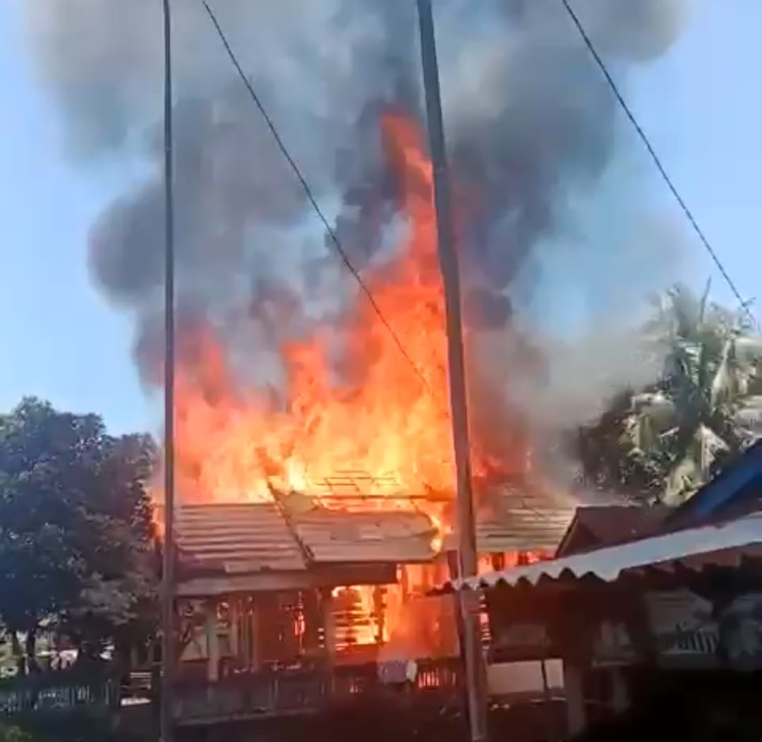 Ditinggal Beraktivitas, Rumah Kepala Dusun di Bengkulu Utara Hangus Terbakar