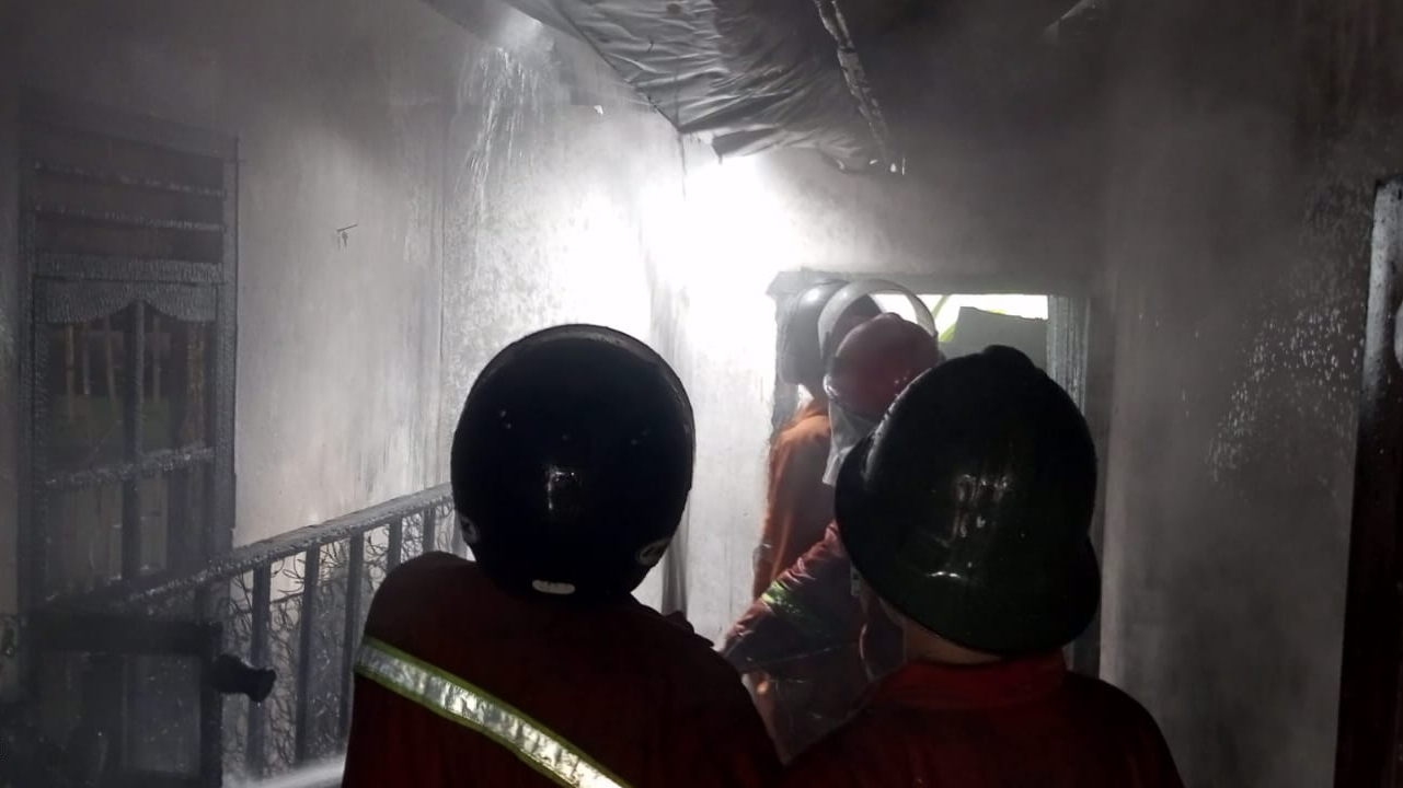 BREAKING NEWS: Diduga Korsleting Listrik, Rumah Warga Timbul Rejo Rejang Lebong Terbakar