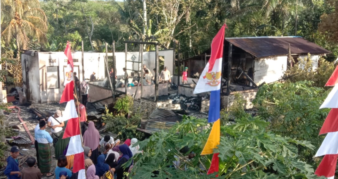 Kebakaran Hebat di Padang Jaya, Rumah Pensiunan PNS Ludes Terbakar Dini Hari