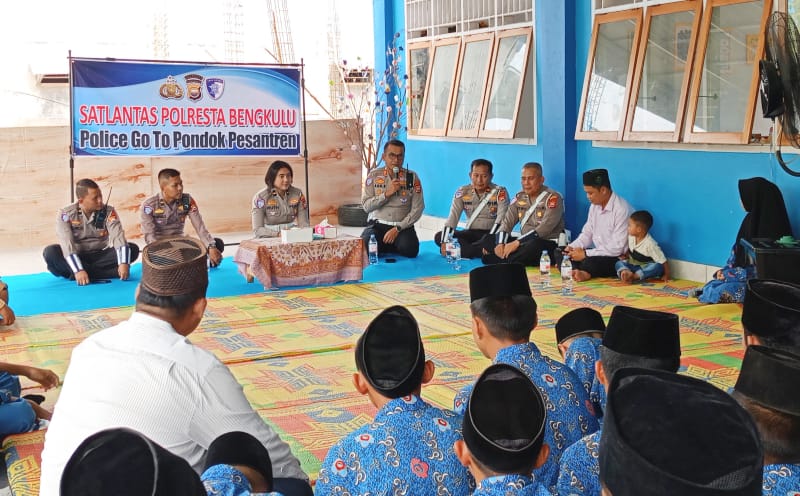Satlantas Masuk Pesantren, Sinergi Polisi dan Santri Ciptakan Generasi Tertib Lalu Lintas