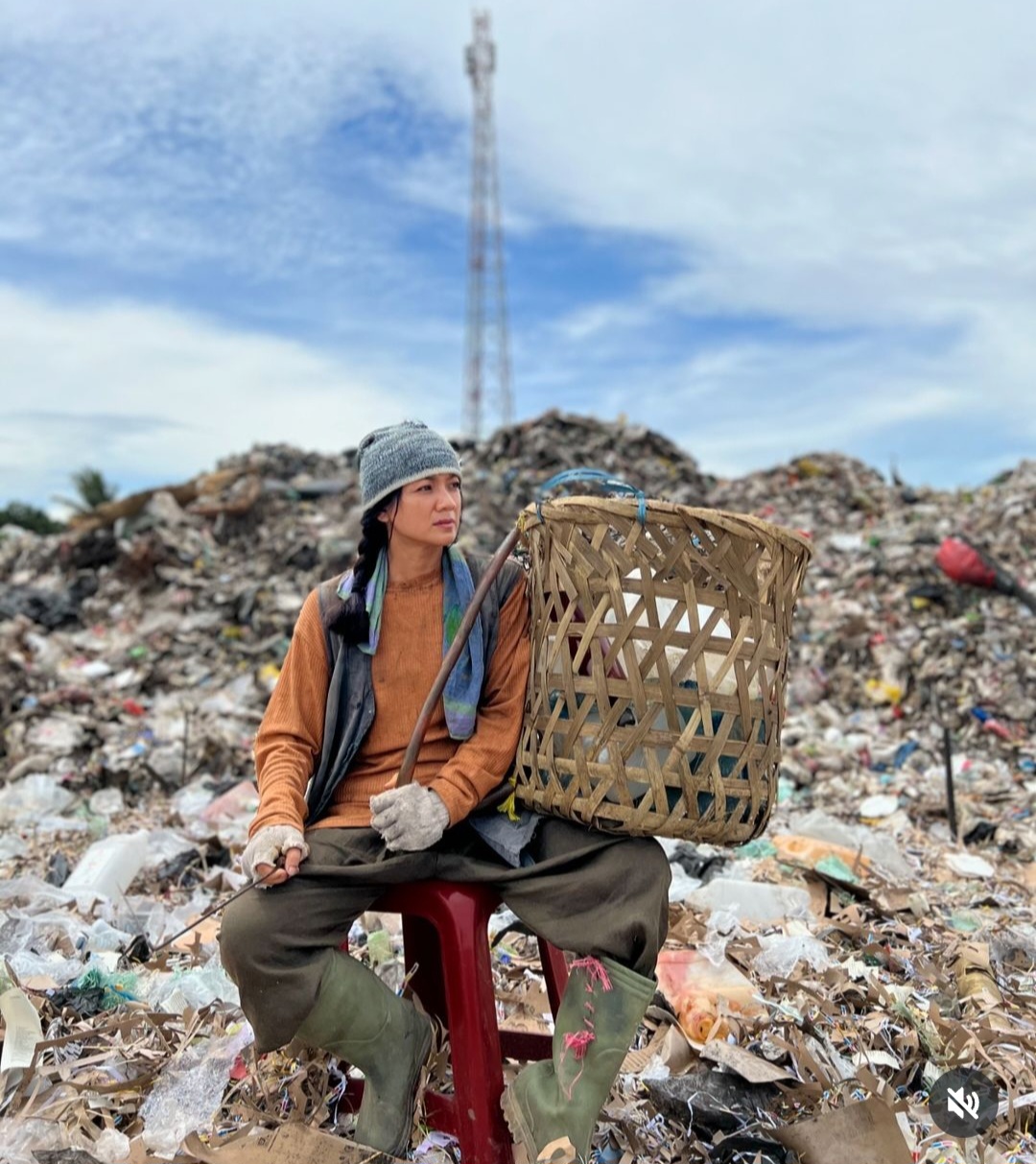 Nirina Zubir Bagikan Potret Tinggal di Tumpukan Sampah Bantar Gebang, Demi Peran di Film Joko Anwar