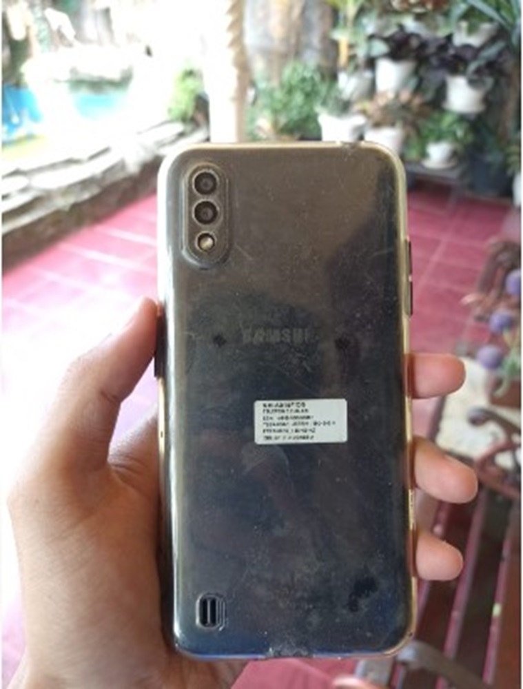 Kamera HP Kamu Buram, Bersihkan Lensa Kamera Ponsel, Cek Softcase yang Menghalangi Lensa Kamera