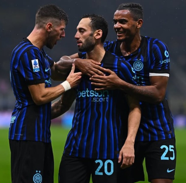 Inter Milan Bantai Fiorentina 3-0, Dua Gol Calhanoglu Antar Nerazzurri ke Peringkat Tiga Serie A