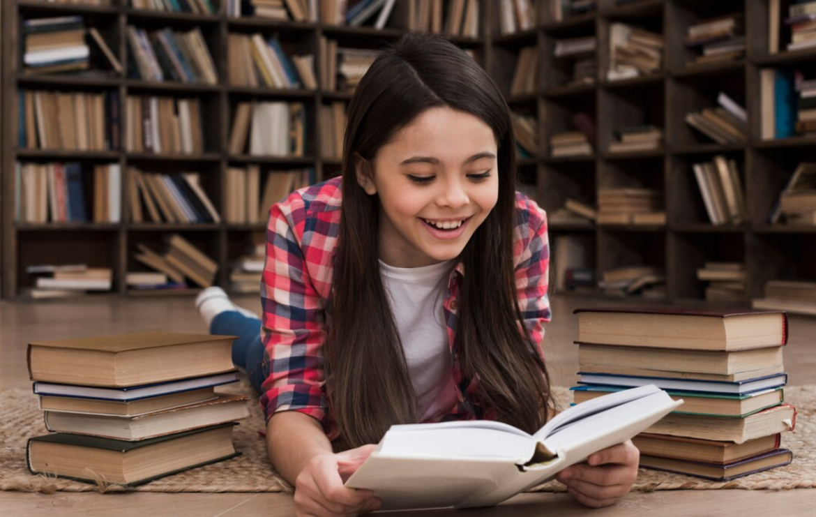 Baca Buku Sekarang! Ini Manfaat Membaca untuk Kesuksesan di Usia Muda