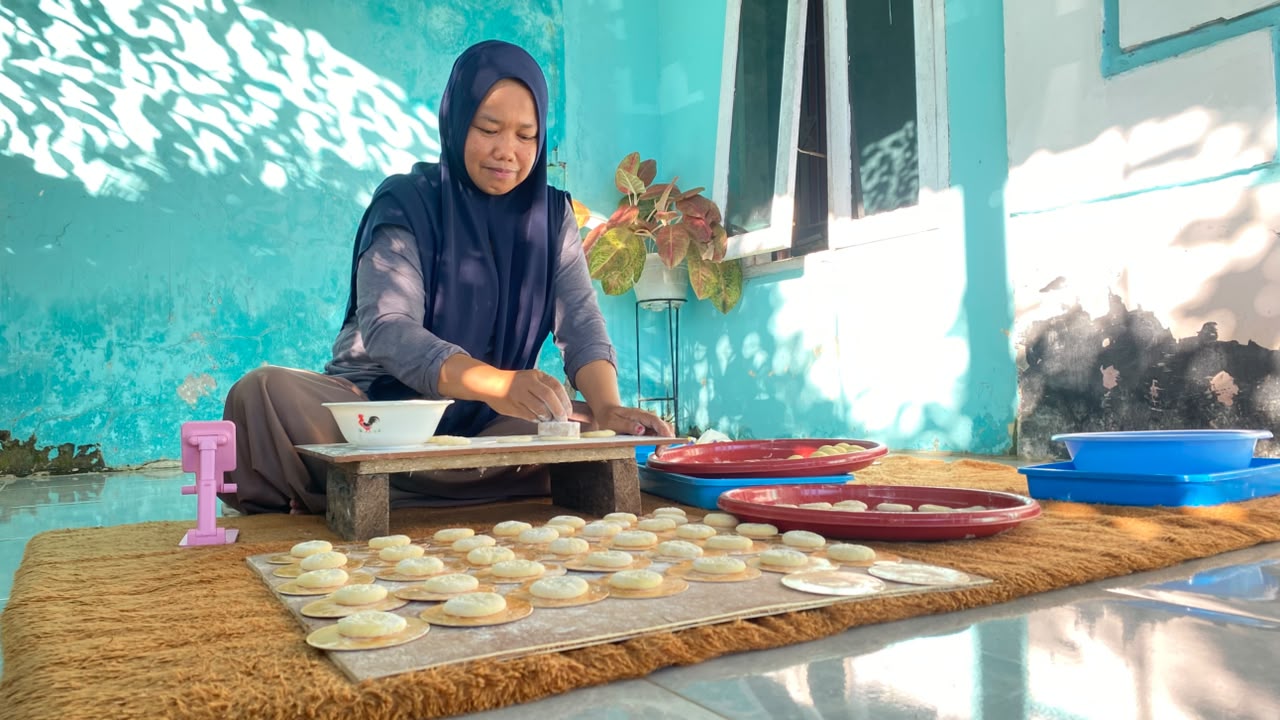 Dari Dapur Sederhana ke Pelanggan Setia, Cinta Donuts dan Mudahnya Bertransaksi dengan QRIS Transfer BRImo