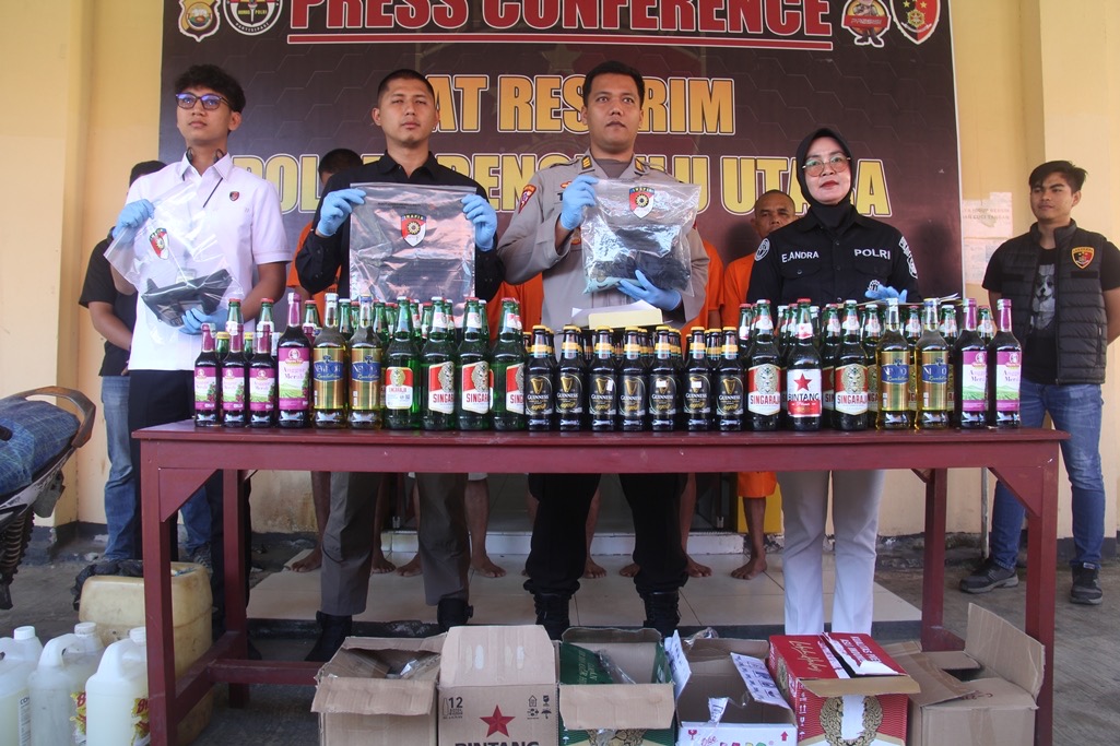 Truk Solar Kabur Masuk Selokan, Penimbun BBM Disergap Polisi
