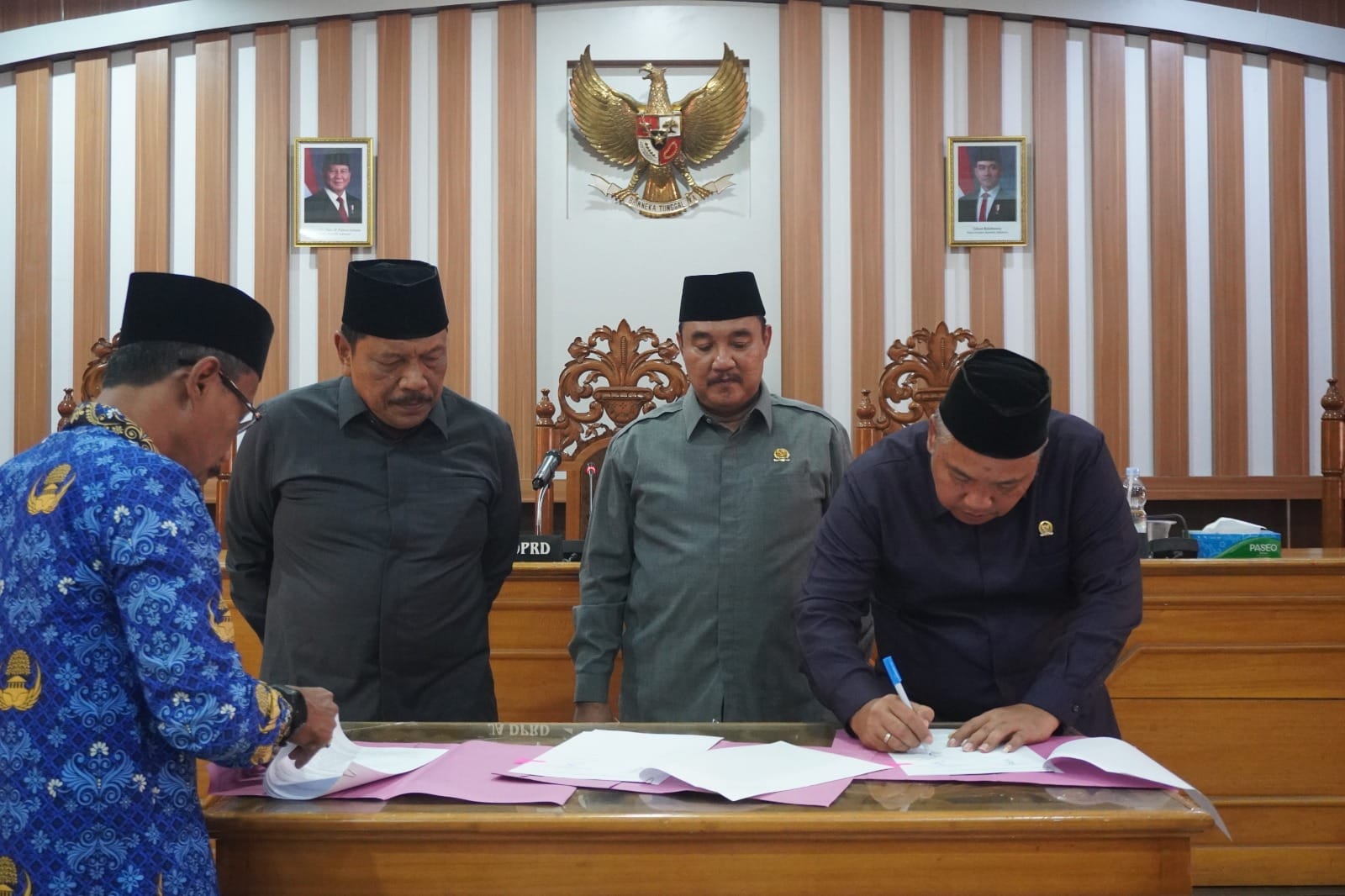 DPRD Bengkulu Utara Sahkan Tiga Perda Penting, Termasuk Fasilitasi Penyelenggaraan Pesantren