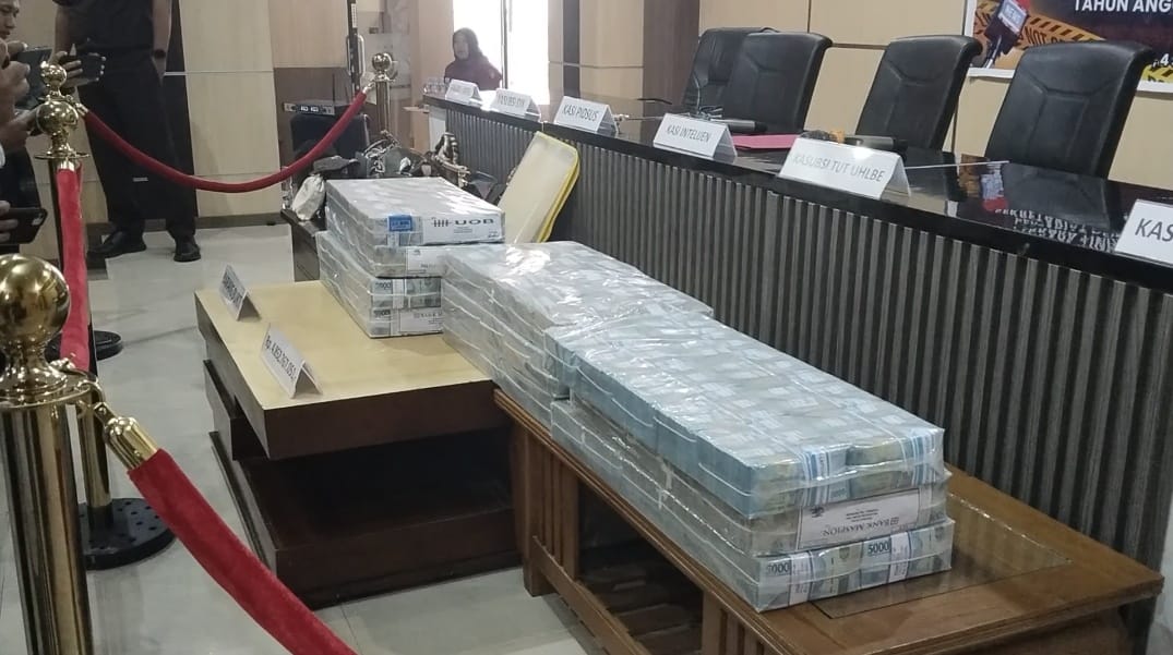 Korupsi Setwan DPRD Kepahiang Bongkar Rp37 Miliar, Mobil Mewah hingga Tas Branded Disita