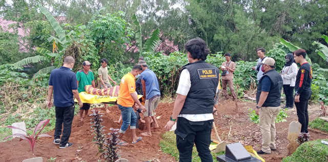 Jenazah Korban Gantung Diri di Pantai Panjang Asal Sumbar Dikebumikan