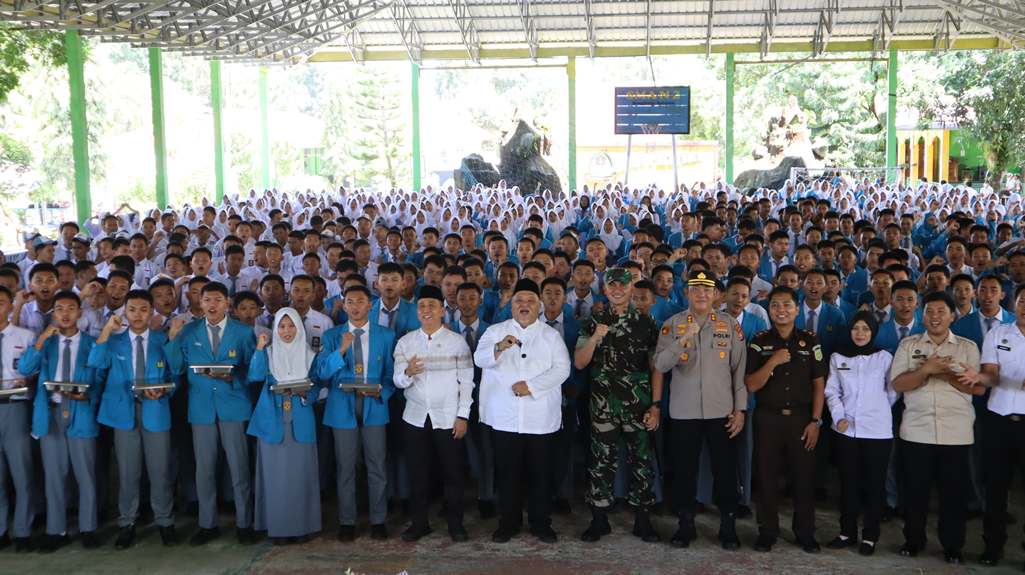 Program Makan Bergizi Gratis Perdana di Bengkulu Selatan Disambut Meriah Pelajar SMAN 2