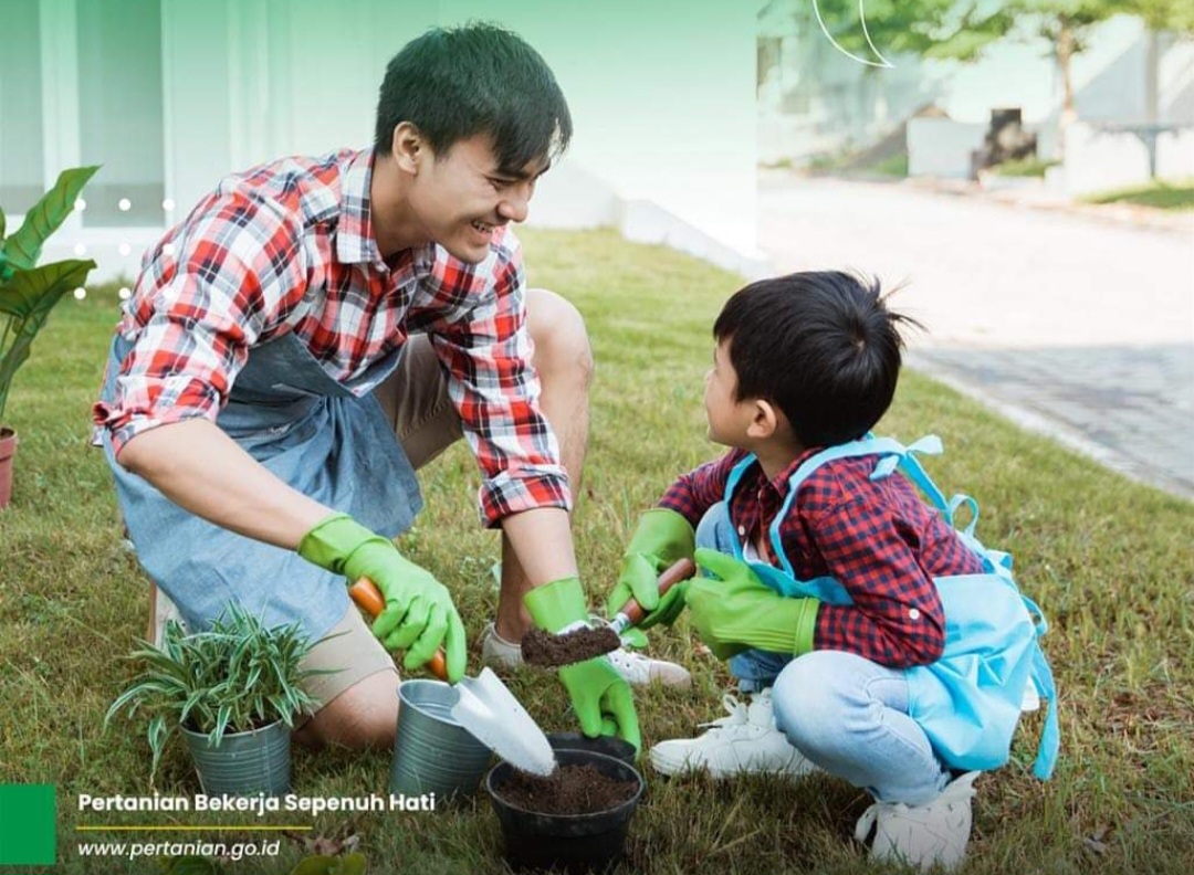 5 Tips Berkebun di Rumah sebagai Sarana Kreatif Bersama Anak