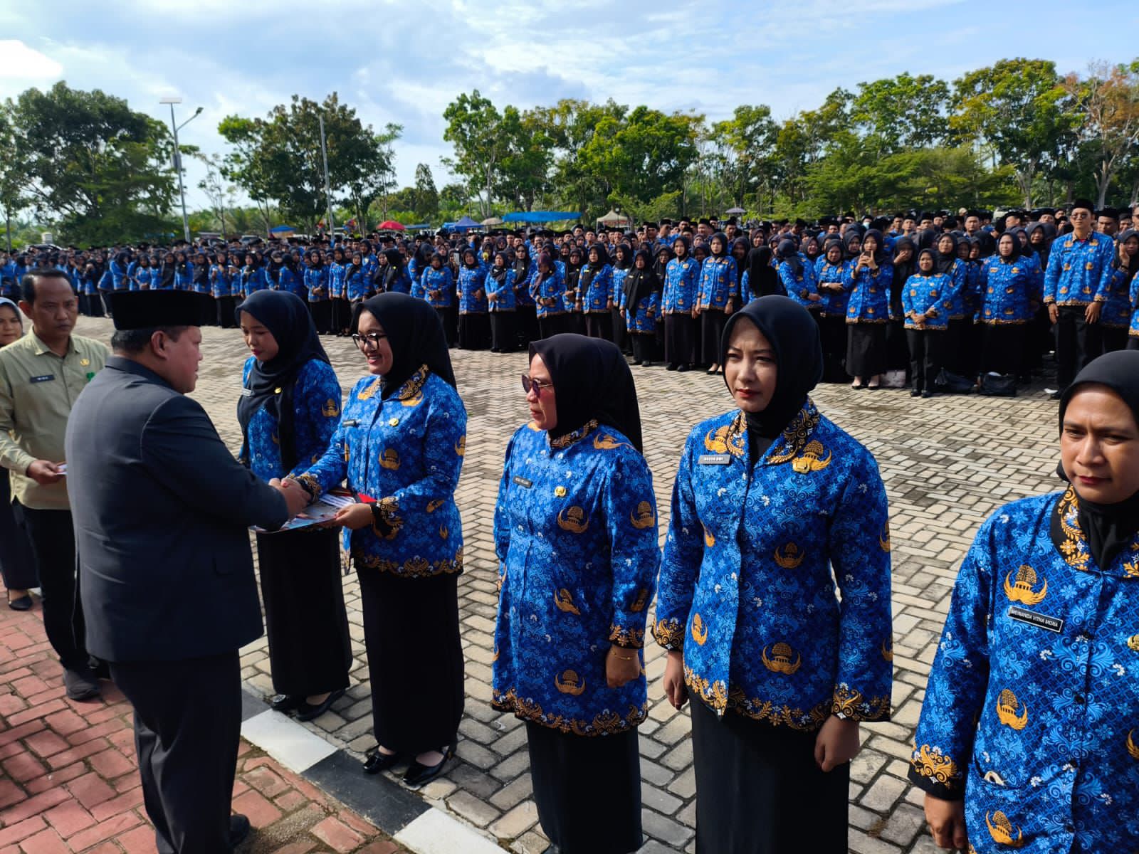 1.875 PPPK Paruh Waktu di Mukomuko Resmi Dilantik, Bupati Tekankan Profesionalisme