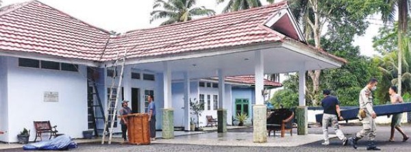 Api Menyambar Atap Rumdin Disaat Wabup dan Istri Terlelap