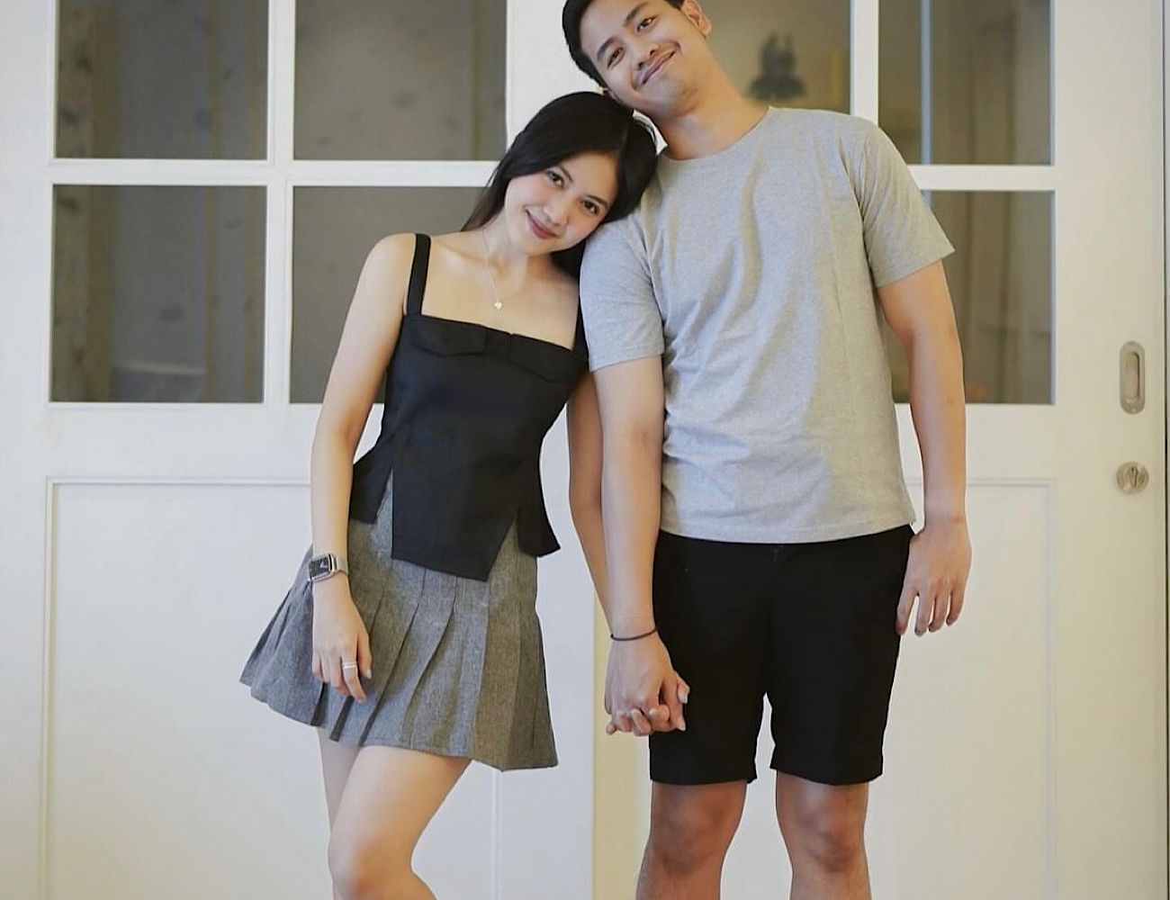Ide Outfit Couple Ala Tiktokers Shasa Zhania Dan Gio Serasi Trendy