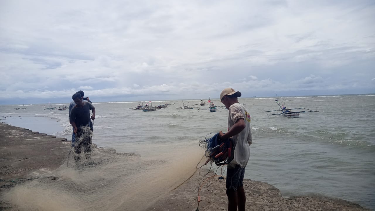 Pendapatan Nelayan Tertekan Akibat Cuaca Ekstrem, DKP Bengkulu Imbau Waspada