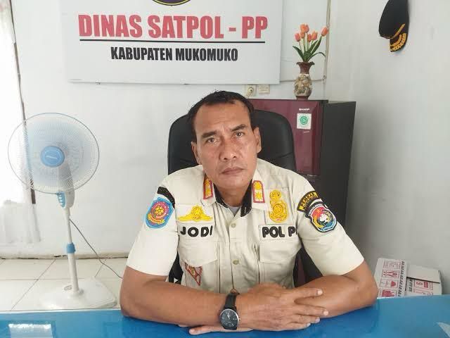 Masalah Klasik Belum Tuntas, Satpol PP Mukomuko Konsisten Tertibkan Ternak