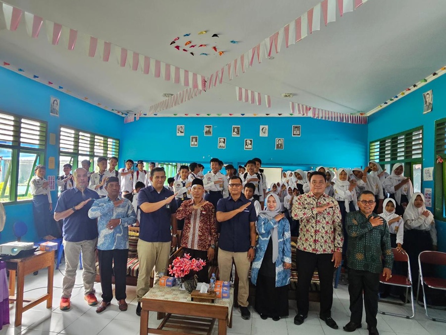 Sentuh Dunia Pendidikan, Siswa SMP 25 Kota Bengkulu Dapat Inspirasi Maritim Lewat Program Pelindo Mengajar
