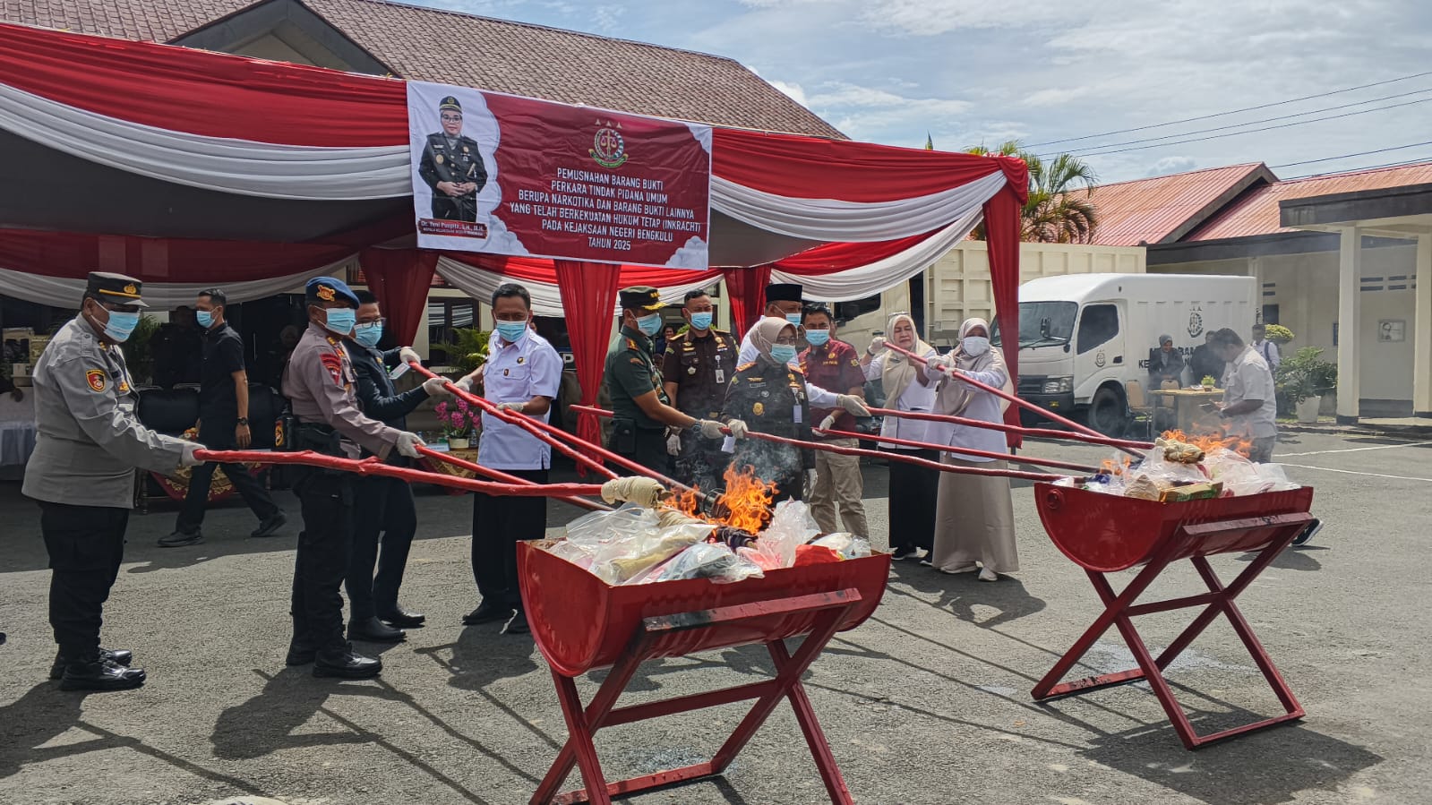Ratusan Gram Sabu hingga Senpi Ilegal Dimusnahkan, Kejari Bengkulu Eksekusi 96 Perkara Inkracht