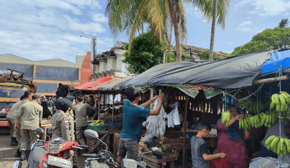Penataan Kawasan Pasar, Disperindag Kota Bengkulu Dirikan Posko Antisipasi Pedagang Kaki Lima