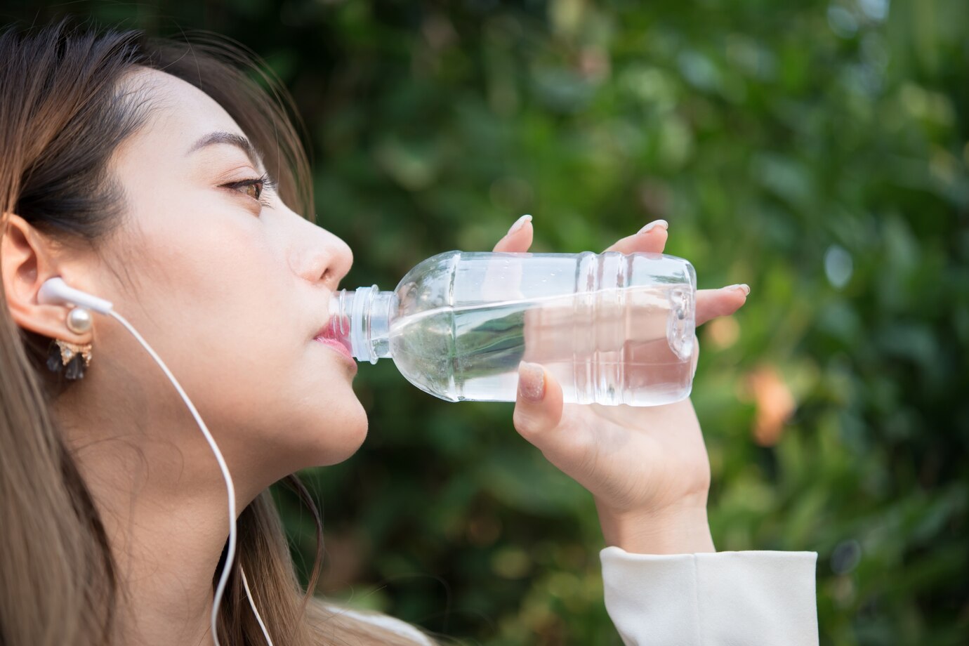 Turunkan Berat Badan dan Cegah Pembentukan Batu Ginjal, Ini 8 Manfaat Minum Air Putih di Pagi Hari