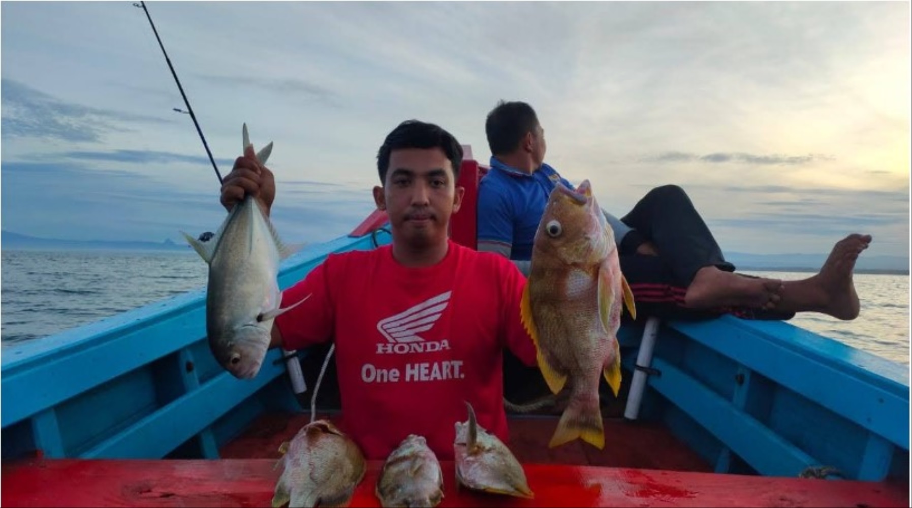 Sensasi Mancing Gebur di Laut Bengkulu, Sabtu-Minggu Kapal Nelayan Dibooking Pemancing