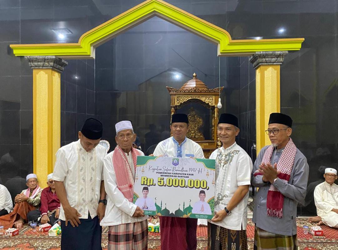 Safari Ramadan di Semidang Gumay, Wabup Kaur Sampaikan Komitmen Tingkatkan Pelayanan Masyarakat