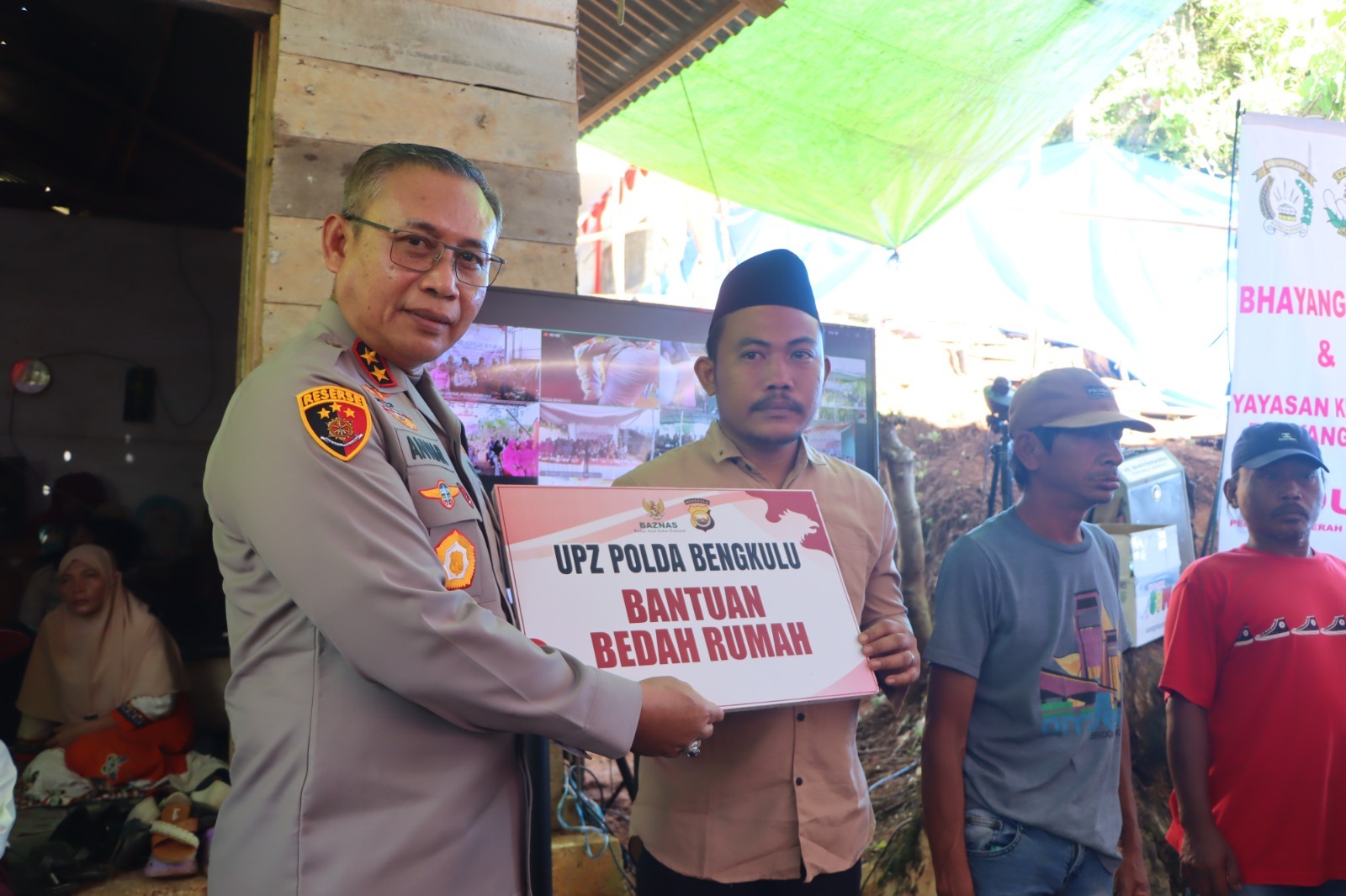 Alumni Akpol 91 Bhara Daksa dan Polda Bengkulu Wujudkan Harapan Baru Lewat Renovasi Rumah dan Bantuan Sosial