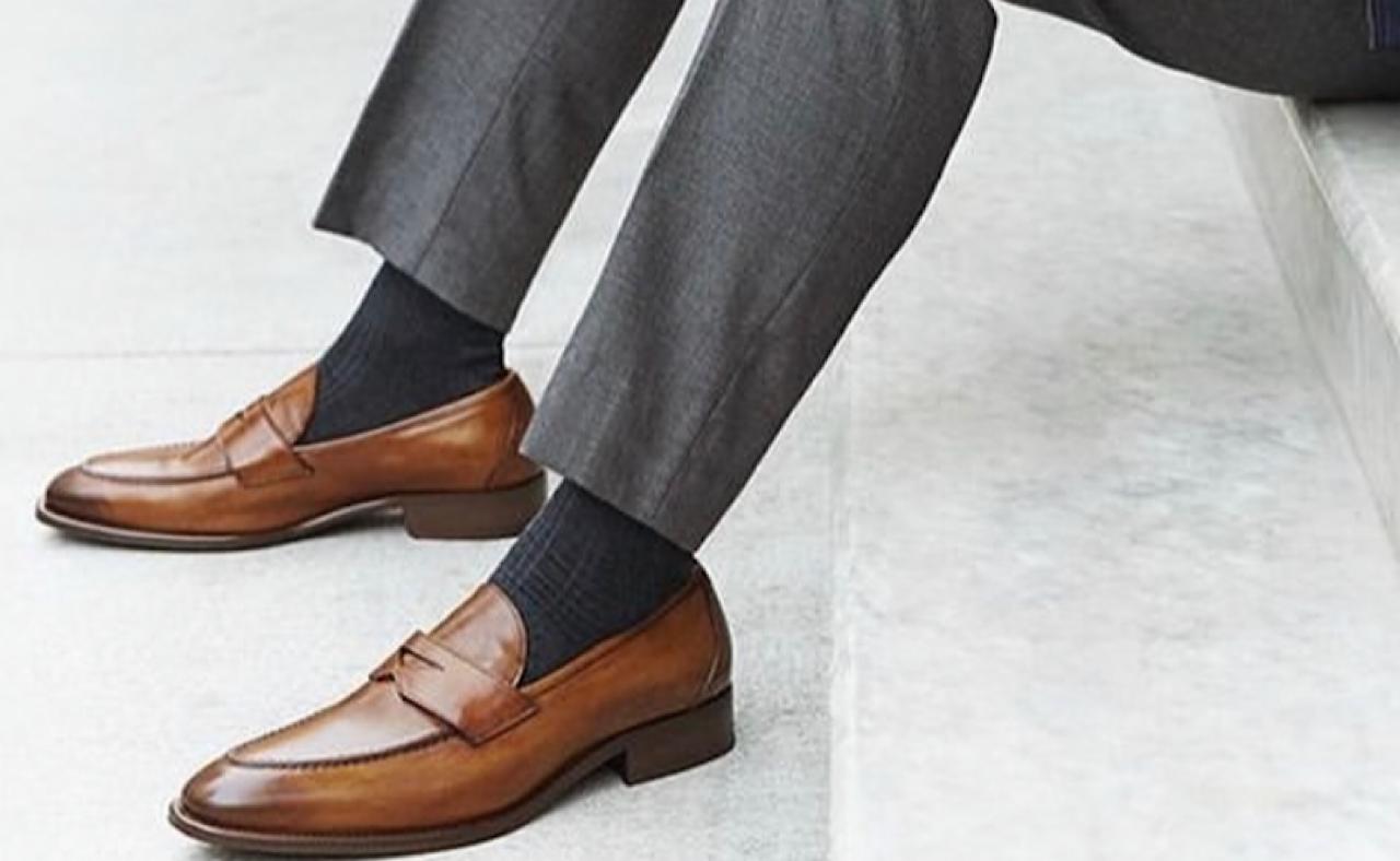 9 Rekomendasi Sepatu Loafers Pria dengan Desain Keren untuk Tampil Stylish