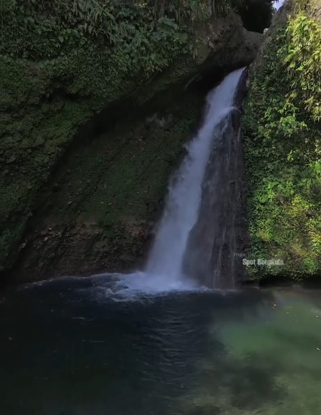 ﻿5 Air Terjun Asri di Bengkulu yang Wajib Dikunjungi untuk Liburan Menyegarkan