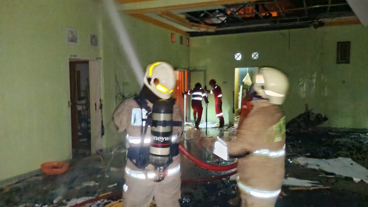 Kebakaran di Perumnas Unib Permai Bengkulu, Satu Rumah Mewah Ludes Dini Hari