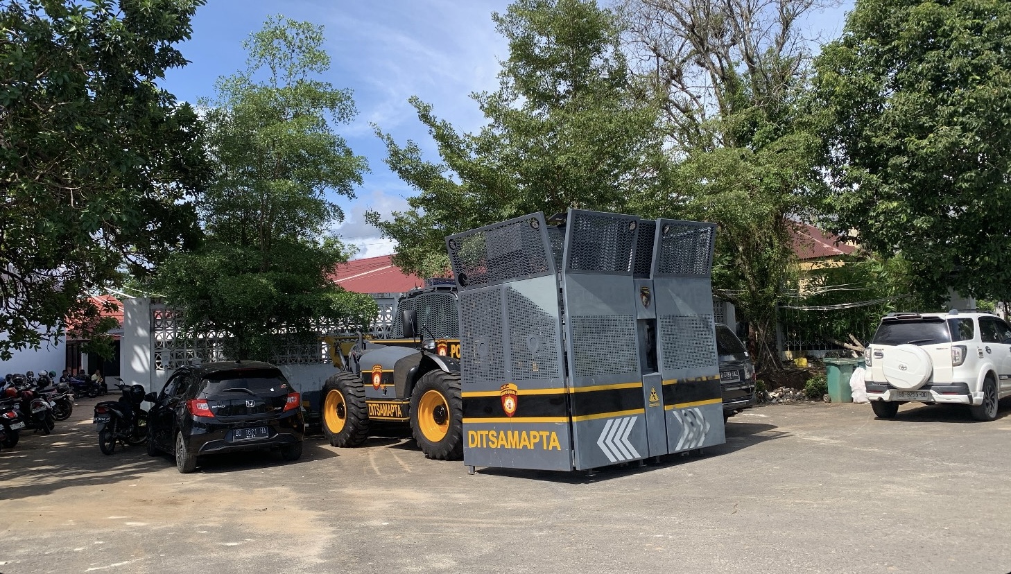 Pengawasan Diperketat Pasca Demo, Polisi Siagakan Kendaraan Taktis di Halaman DPRD Provinsi Bengkulu