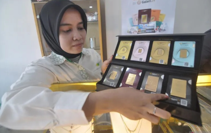 Harga Emas Meroket: Antam, UBS, dan Galeri24 Kompak Naik, Cek Daftar Lengkapnya di Sini!