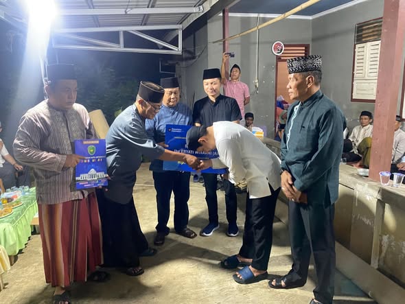 Wali Kota Dedy Wahyudi Hadiri Takziah Warga Panorama, Serahkan Dokumen 4 in 1 Sebagai Bentuk Kepedulian