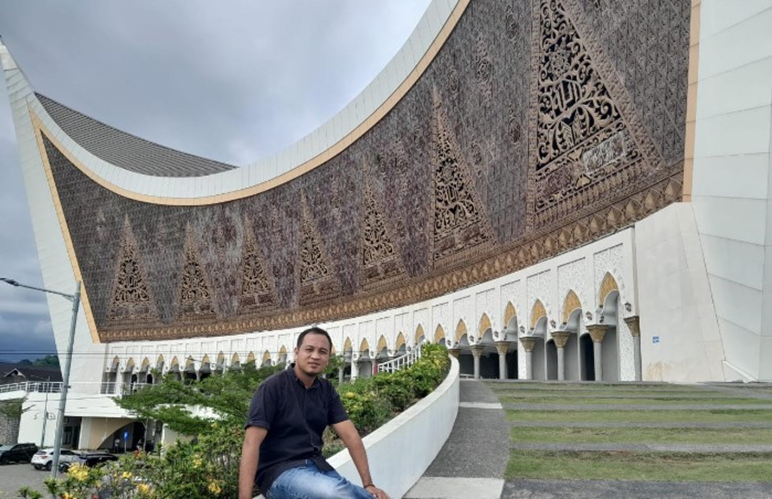 Masjid Raya Sumbar, Desainnya Mencerminkan Keindahan Arsitektur, Memiliki Sejarah Panjang