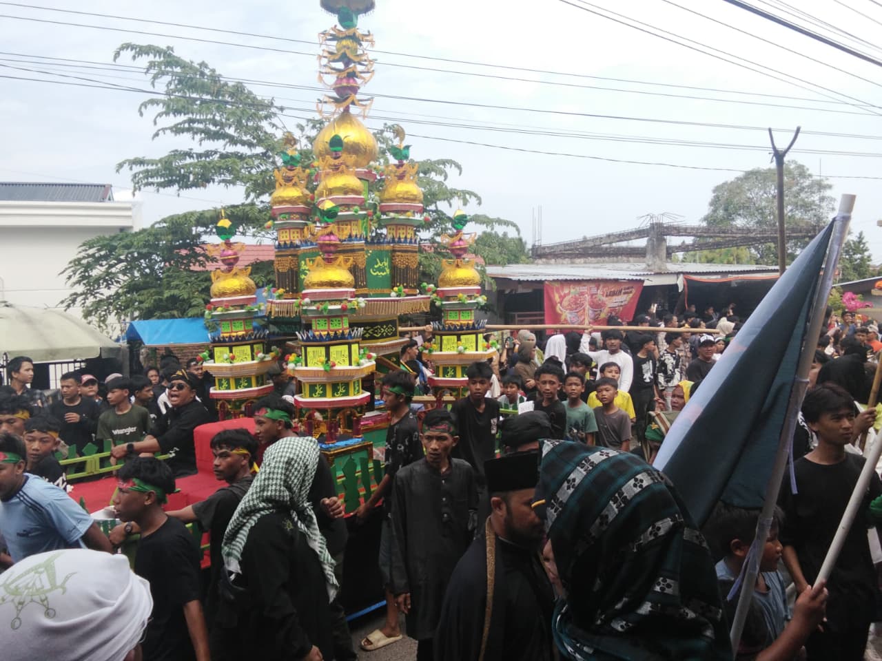 Prosesi Tabut Tebuang, 17 Tabut Imam Diarak Menuju Karbala Simbolik di Kebun Tebeng