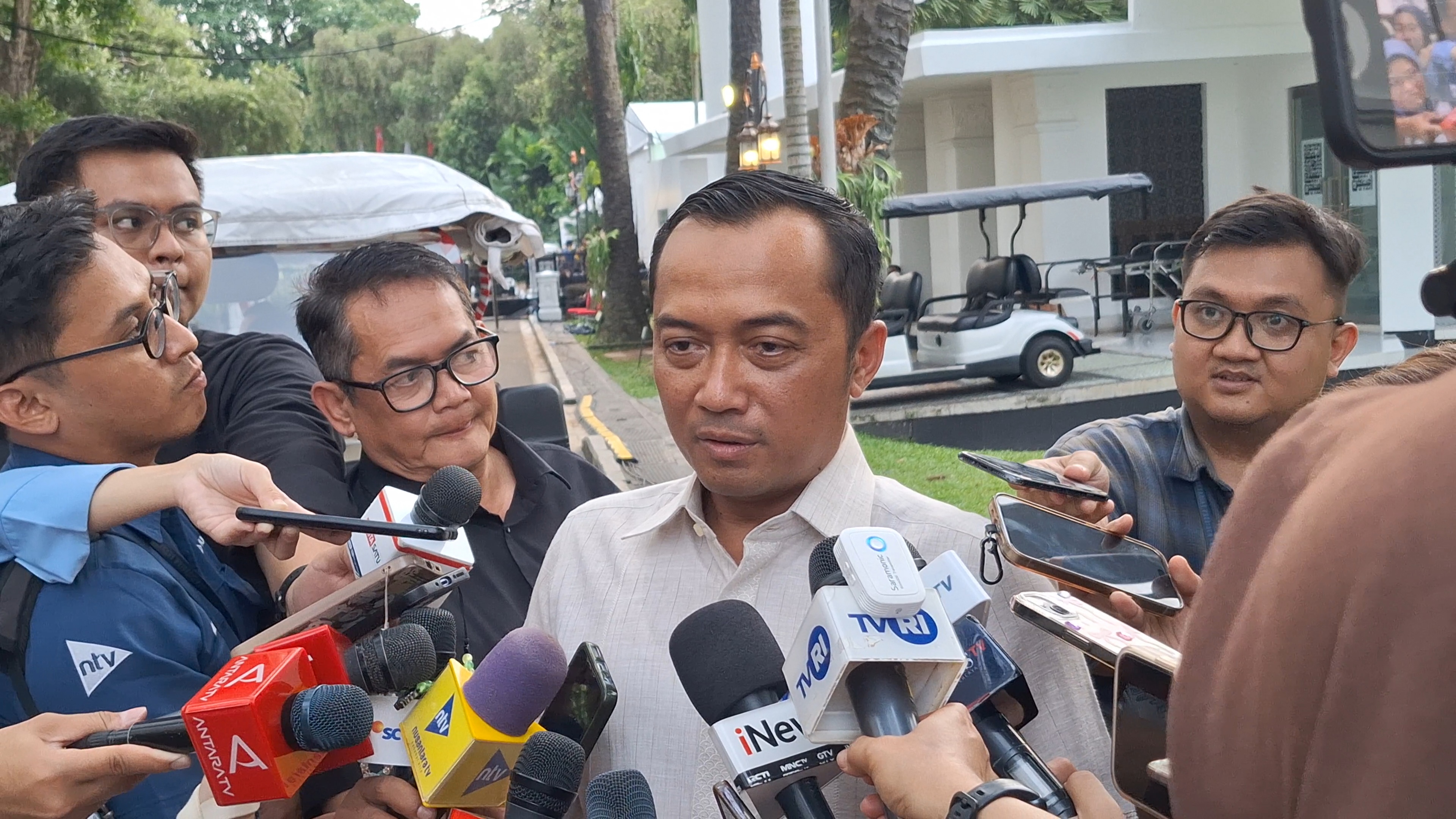 Istana Amati Kasus Bupati Pati, Mensesneg: Pejabat Publik Harus Harus Hati-hati Membuat Kebijakan