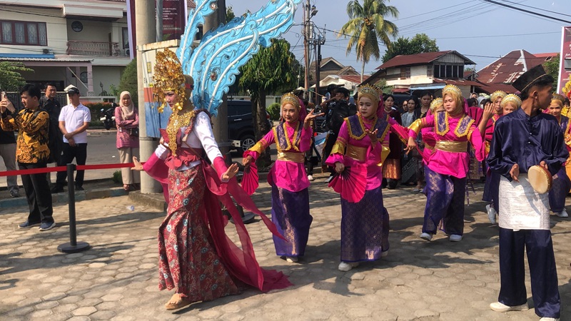 Meriahnya Pembukaan Karnaval Budaya di Bengkulu, Hadirkan Ribuan Peserta