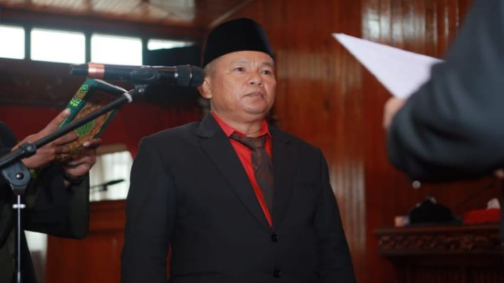 Jelang akhir masa jabatan, 1 anggota DPRD Bengkulu Selatan terima SK pemberhentian