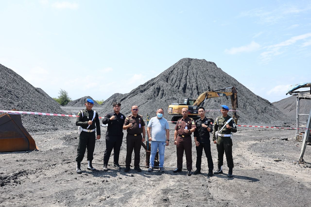 Korupsi Batu Bara Bengkulu: Kejati Segel Stockpile dan Alat Berat Milik 2 Perusahaan Tambang di Teluk Sepang