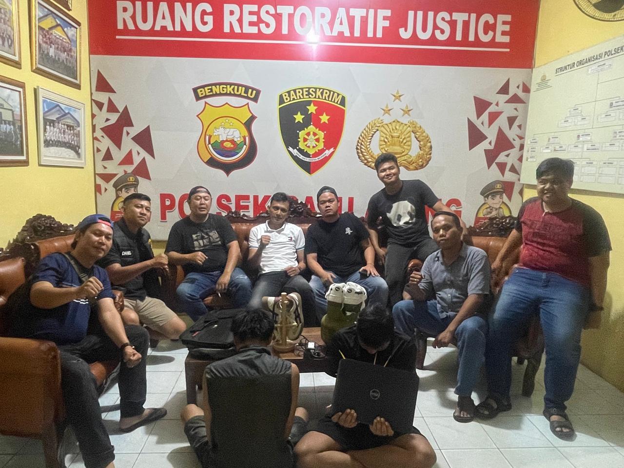 Dua Sekawan Spesialis Bobol Kos-Kosan Dibekuk Polisi, Gas 3 Kg hingga Kalung Emas Jadi Barang Bukti