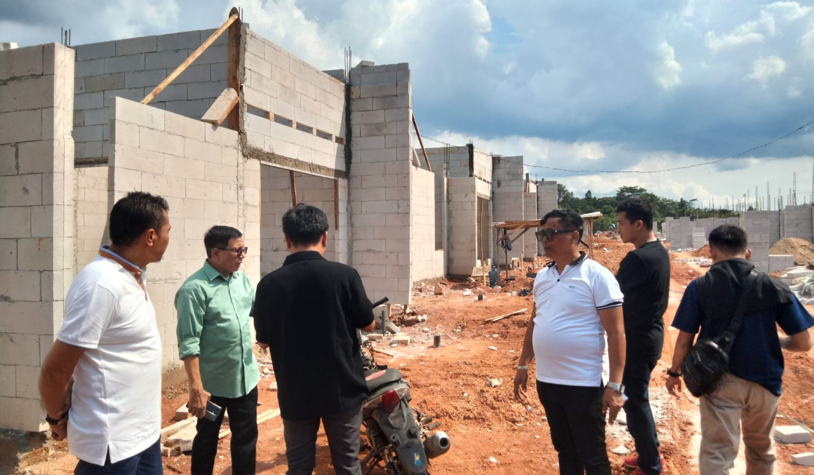 Ketum PWI Pusat Hendry Ch Bangun Tinjau Rumah Subsidi untuk Wartawan