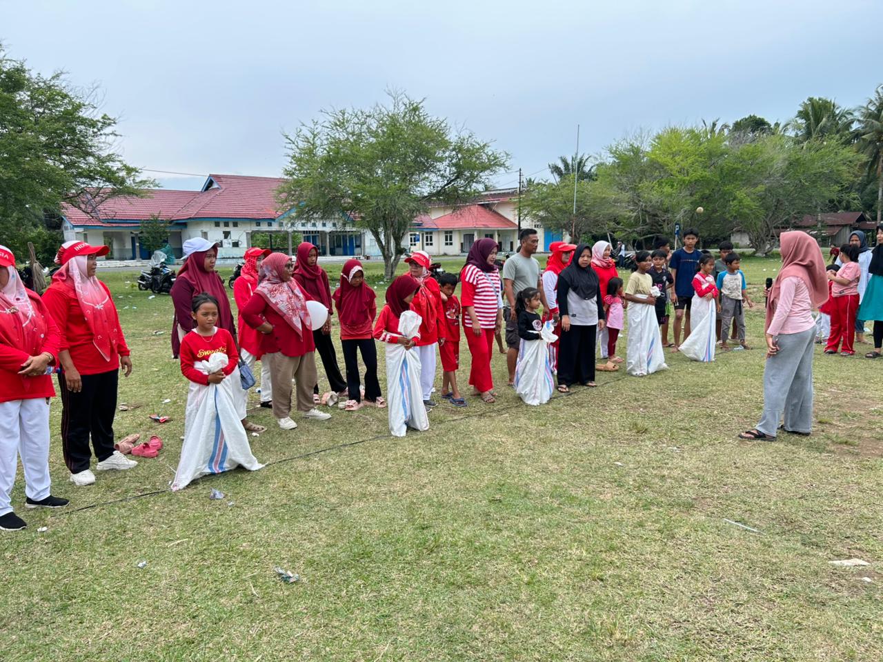 Warga Koto Jaya Semarakkan HUT RI ke-80 dengan Lomba Tradisional Meriah