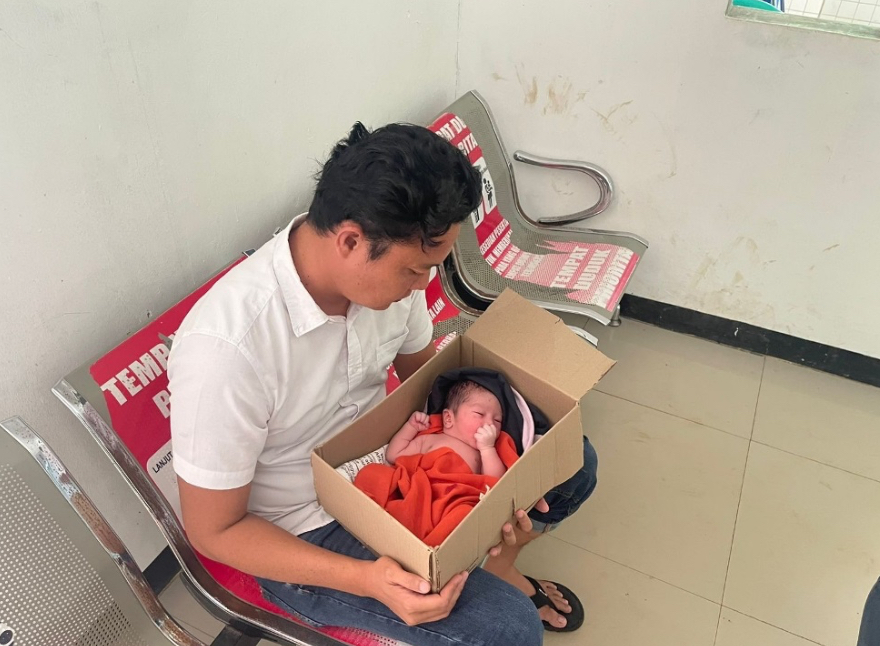 Tragis! Bayi Laki-Laki Ditemukan di TPU Cahaya Negeri, Polisi Selidiki Pelaku