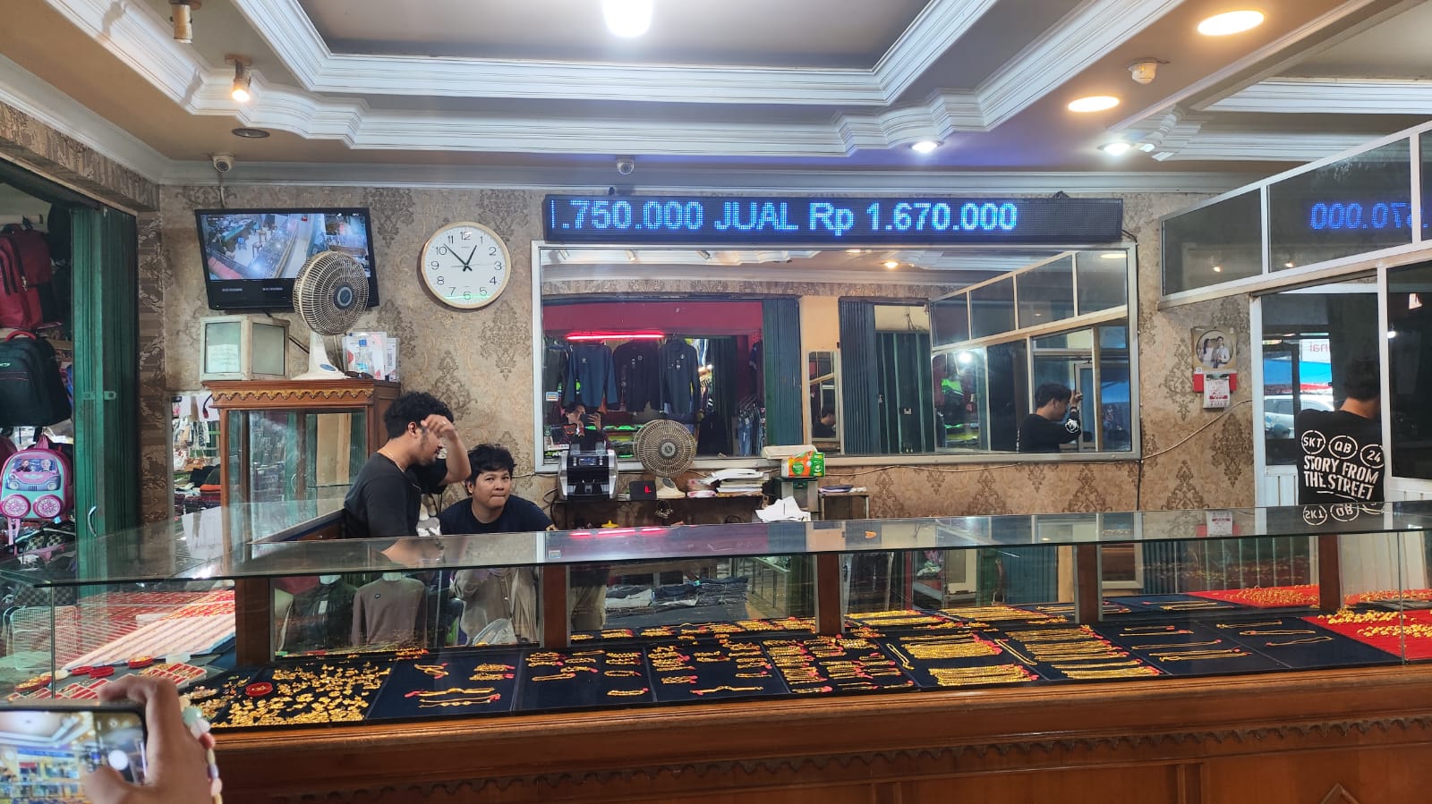 Harga Emas Bengkulu Selatan Turun Jadi Rp1,75 Juta per Gram di Awal Mei 2025